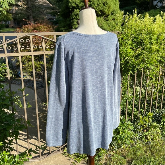 NWOT Acting Pro Adjustable Cinched/Ruched Tie Front V-neck Pinstripe Top - Picture 15 of 16